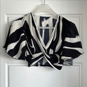 SHEIN - black and white twist crop top